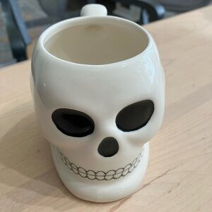 NWOT Crofton Skull Ceramic Coffee Mug
